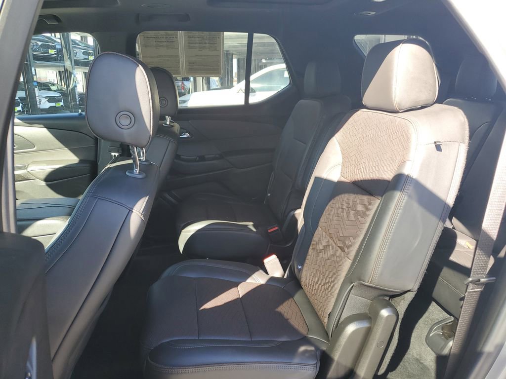 Used 2023 Chevrolet Traverse High Country image 13