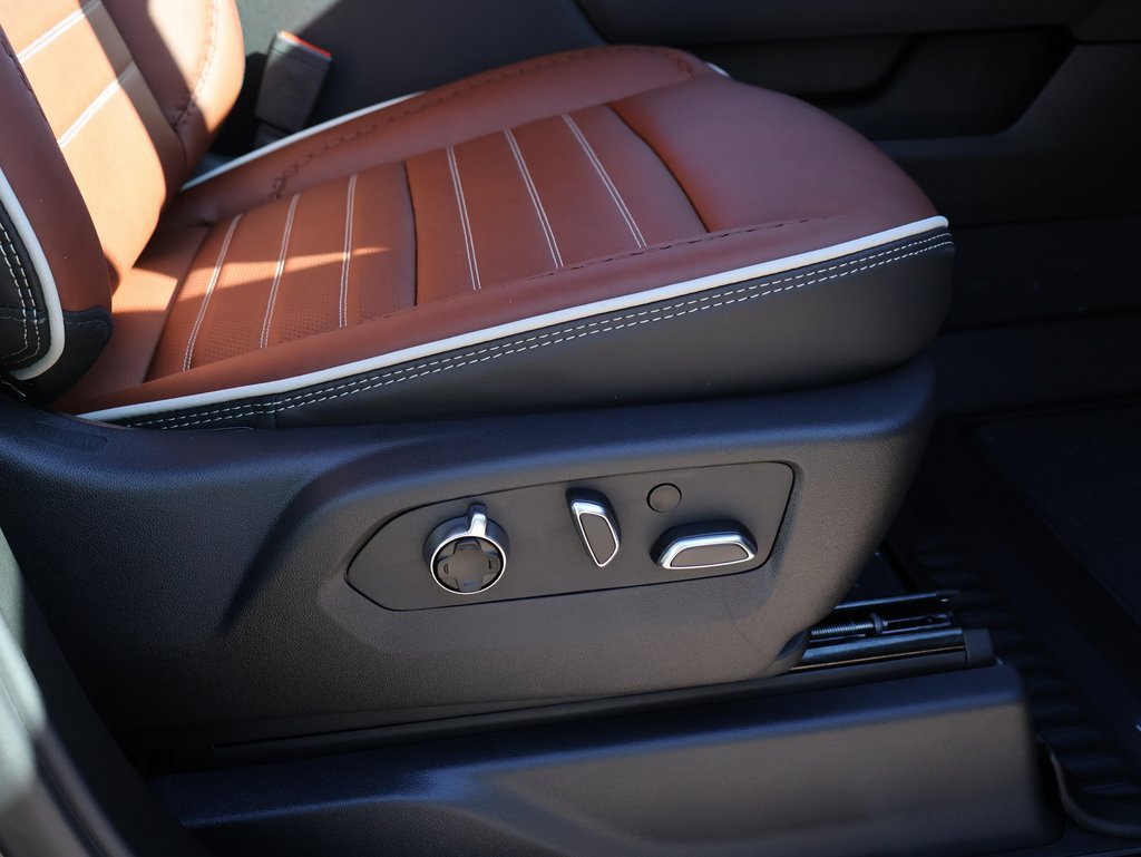 New 2026 GMC Sierra 2500 Denali Ultimate w/ Max Trailering Package image 9