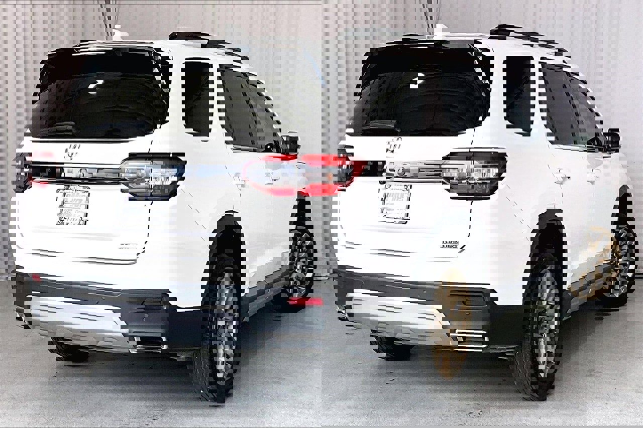 Used 2024 Honda Pilot Touring image 13