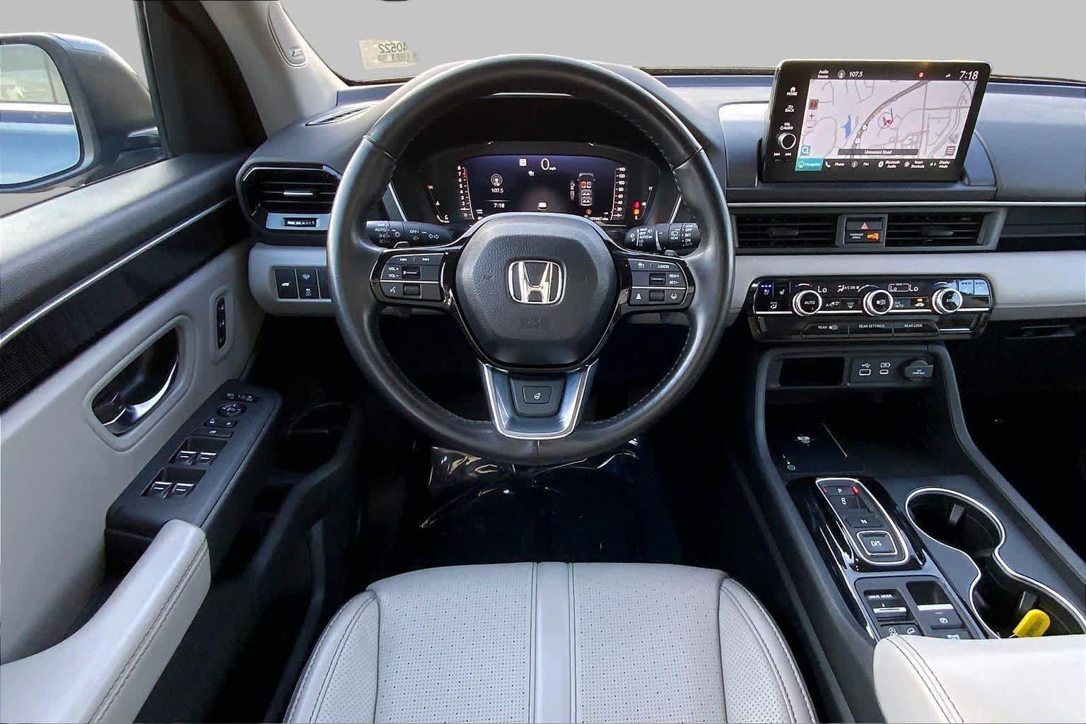 Used 2023 Honda Pilot Elite image 6