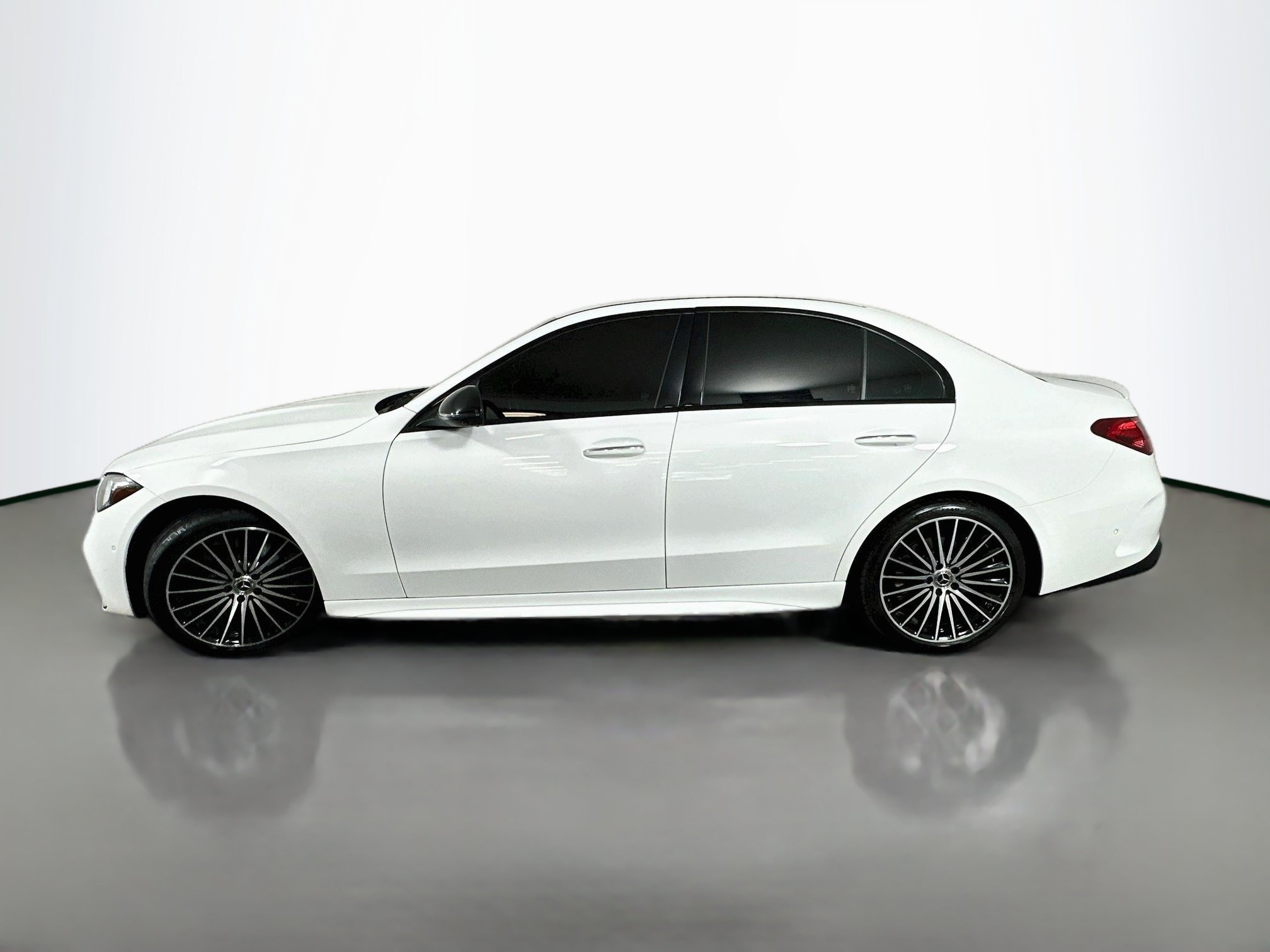 Used 2023 Mercedes-Benz C 300 4MATIC Sedan image 4
