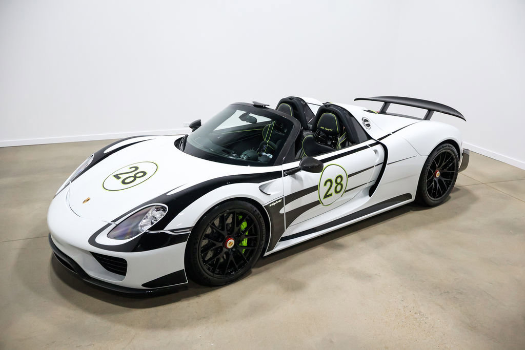Used 2015 Porsche 918 Spyder image 13