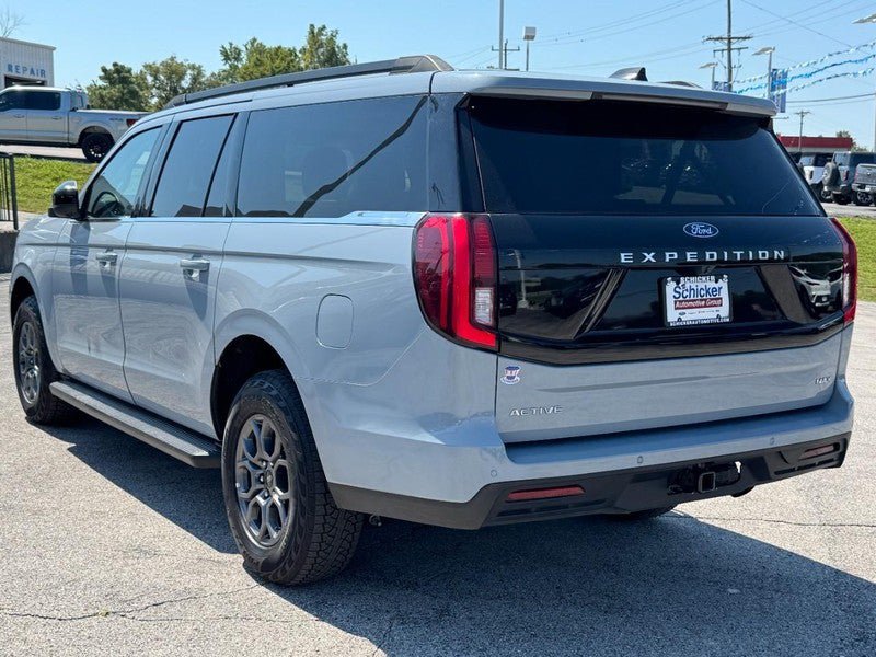 Used 2025 Ford Expedition Max Active AWD/4WD image 6