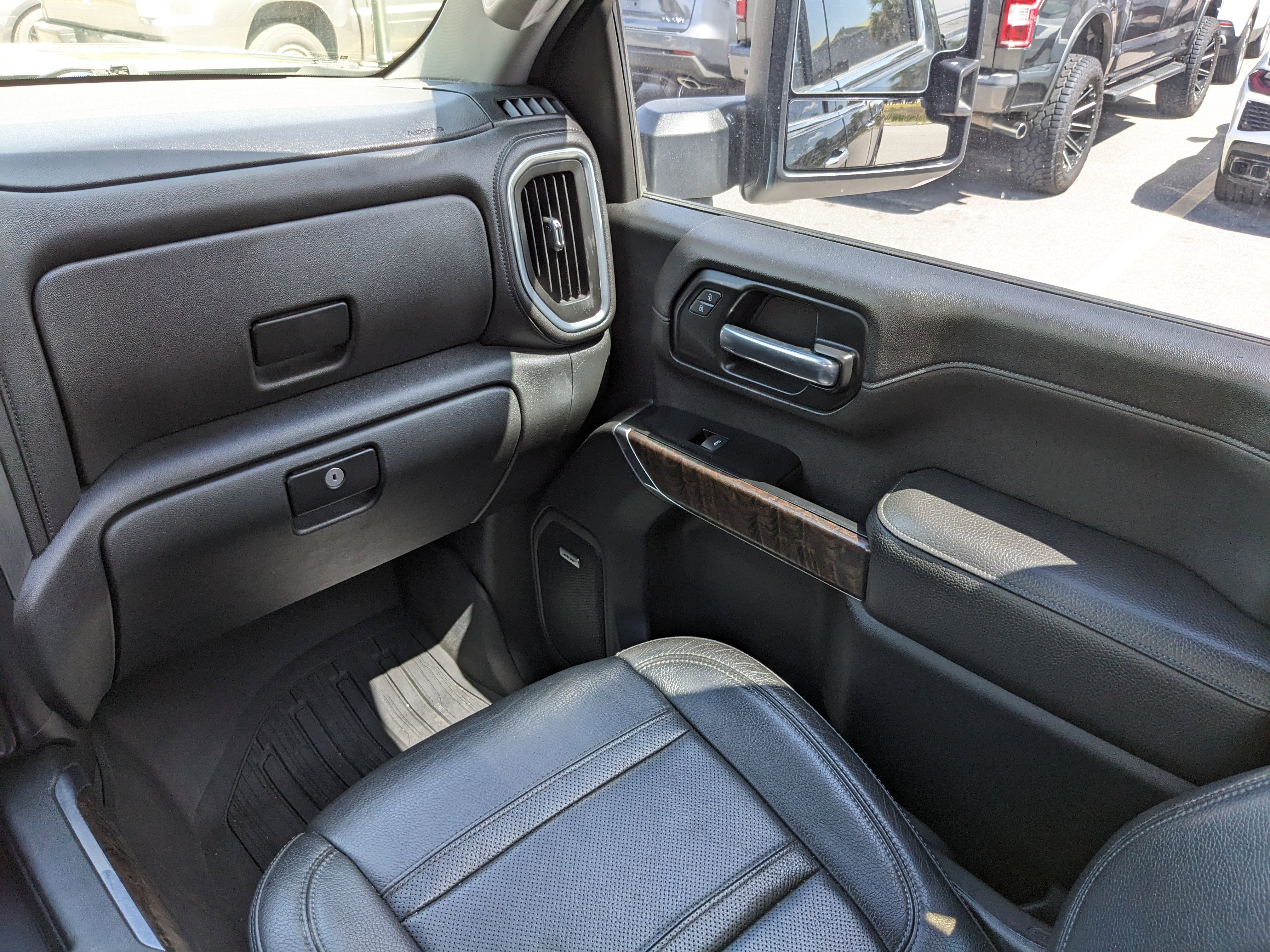 Used 2020 GMC Sierra 2500 Denali w/ Technology Package image 18