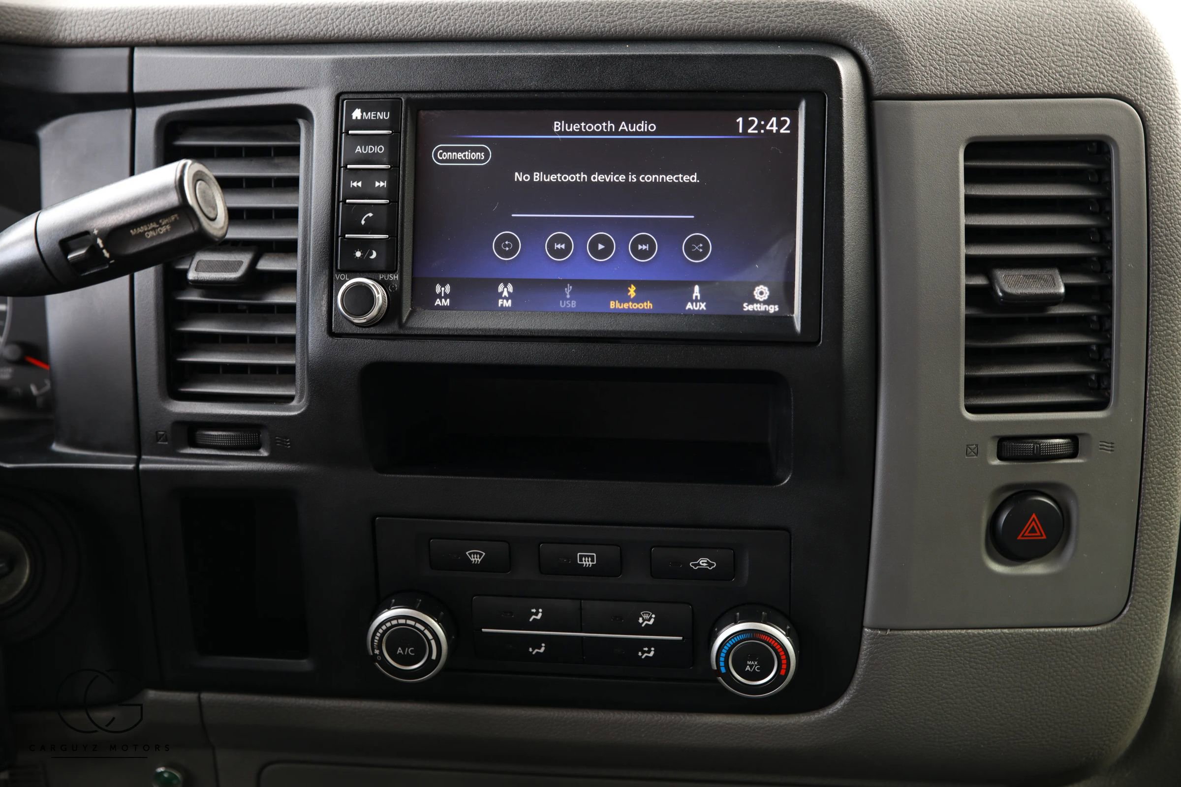 Used 2020 Nissan NV 3500 SV image 31