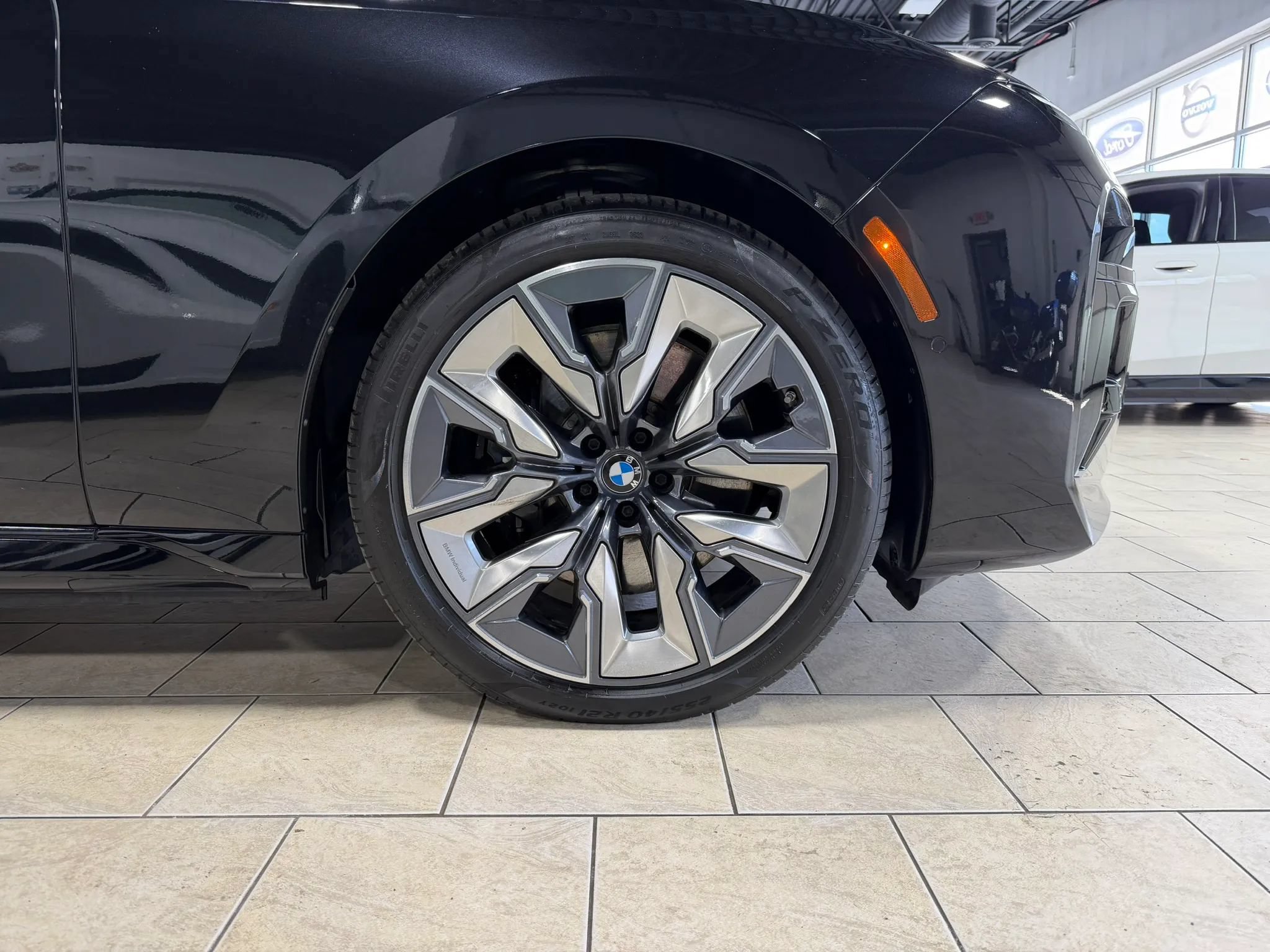 Used 2024 BMW i7 xDrive60 AWD/4WD image 39