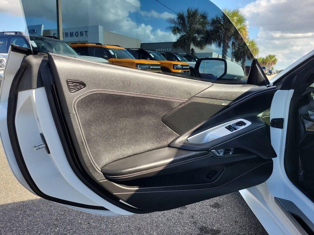 Used 2025 Chevrolet Corvette Stingray Coupe w/ Z51 Performance Package image 14