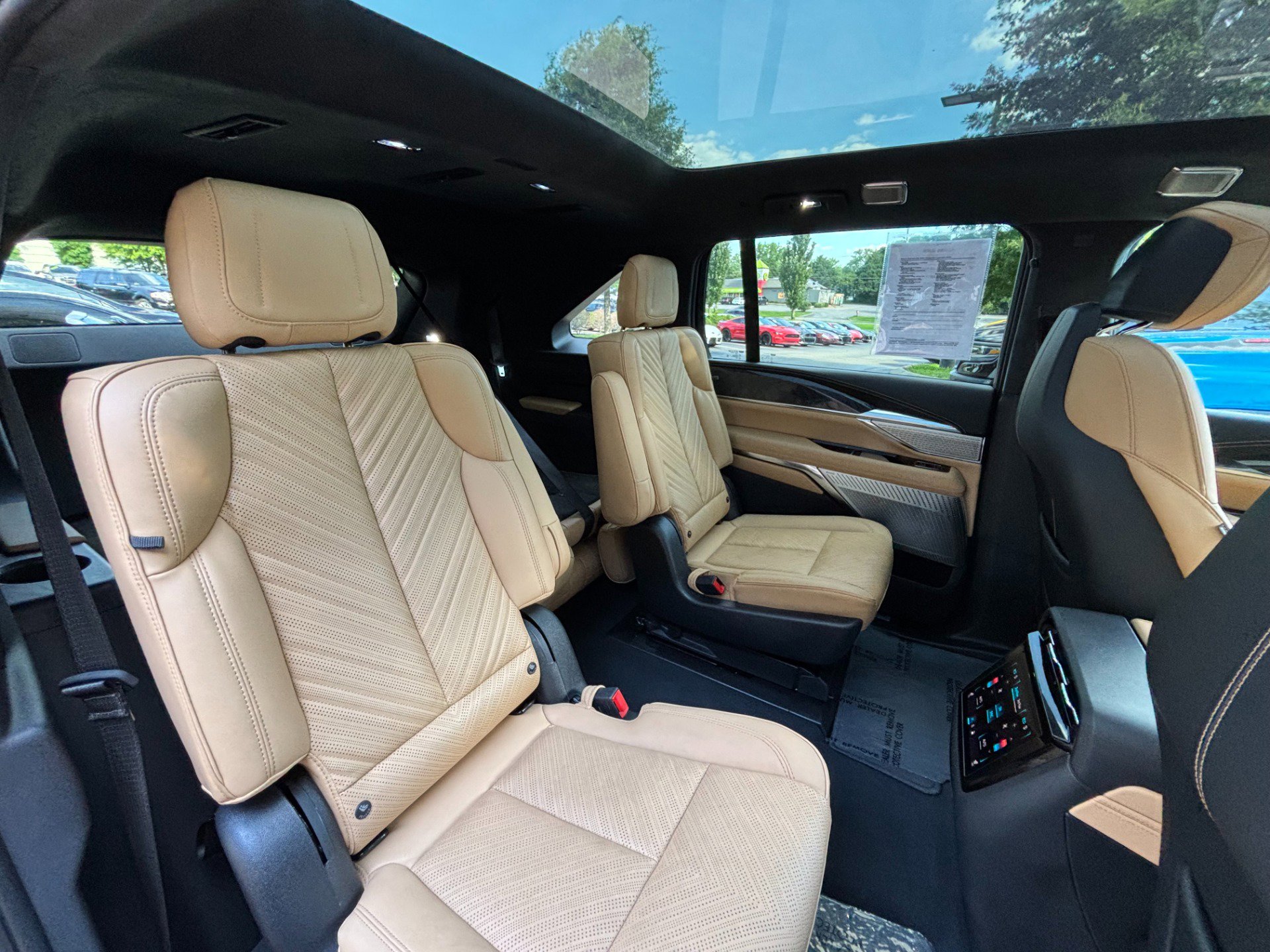 Used 2026 Cadillac Escalade IQ Luxury 2 AWD/4WD image 35