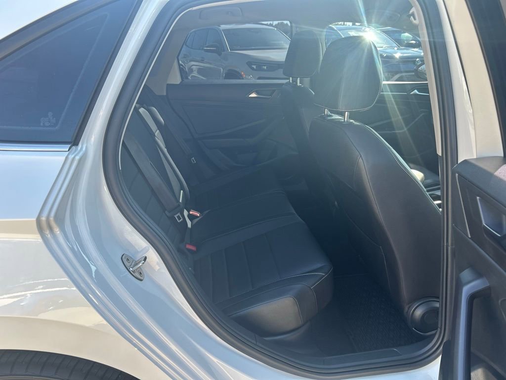 Used 2023 Volkswagen Jetta SE image 49