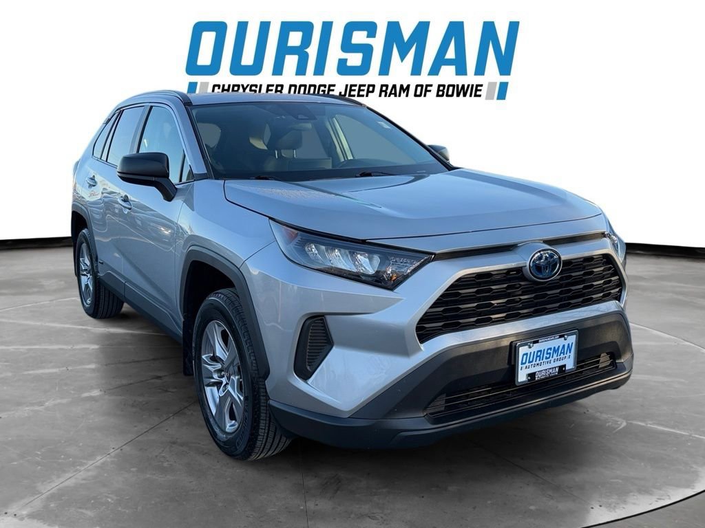 Used 2022 Toyota RAV4 LE video 1