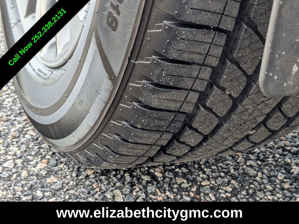 Used 2023 Lincoln Nautilus Reserve image 13