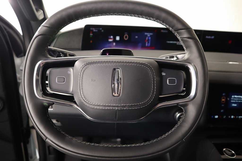 New 2025 Lincoln Navigator L Reserve w/ Jet Appearance Package image 3