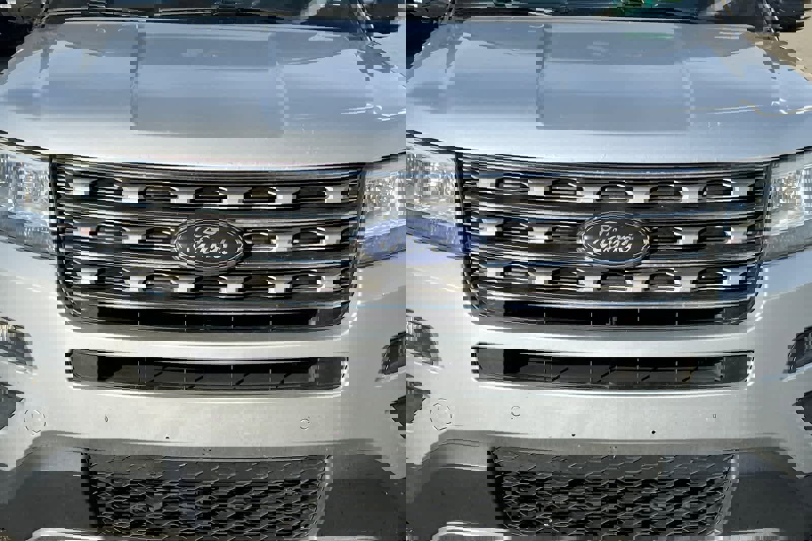 Used 2016 Ford Explorer XLT w/ Equipment Group 202A AWD/4WD image 12