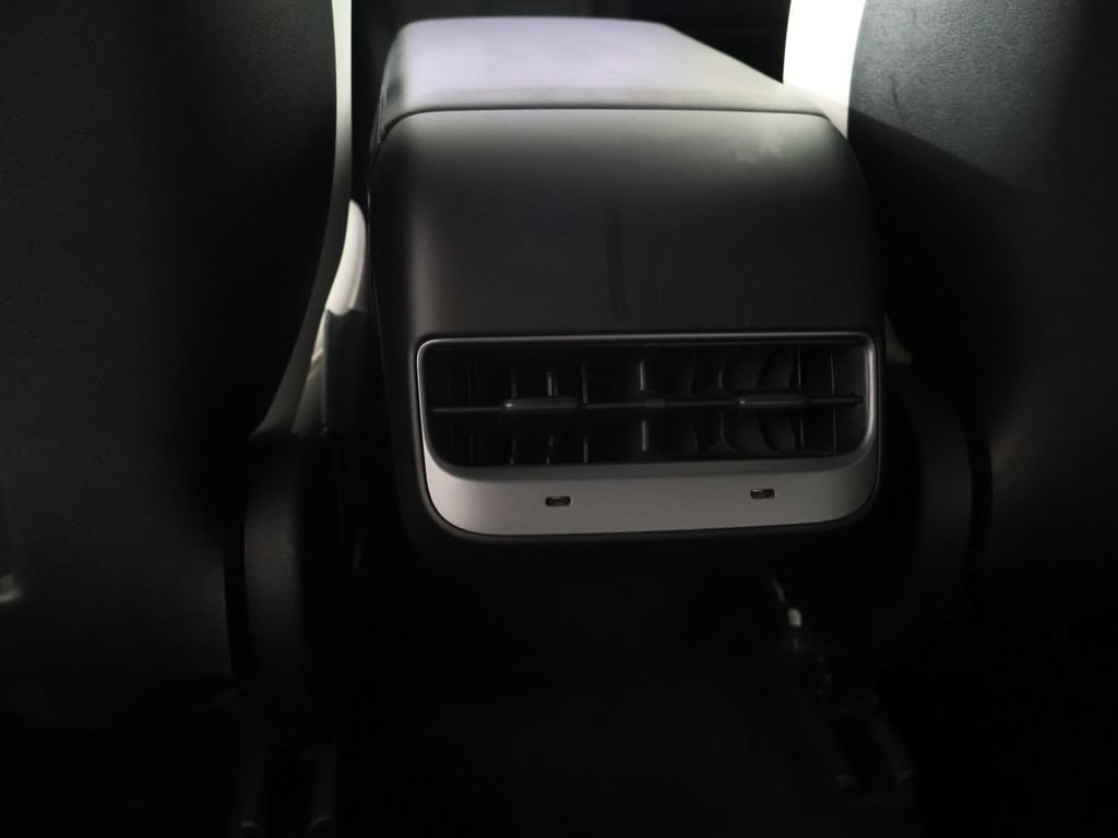 Used 2023 Tesla Model Y Long Range AWD/4WD image 49