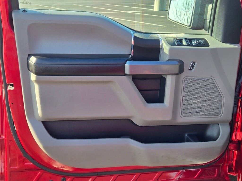 Used 2016 Ford F150 XLT image 19