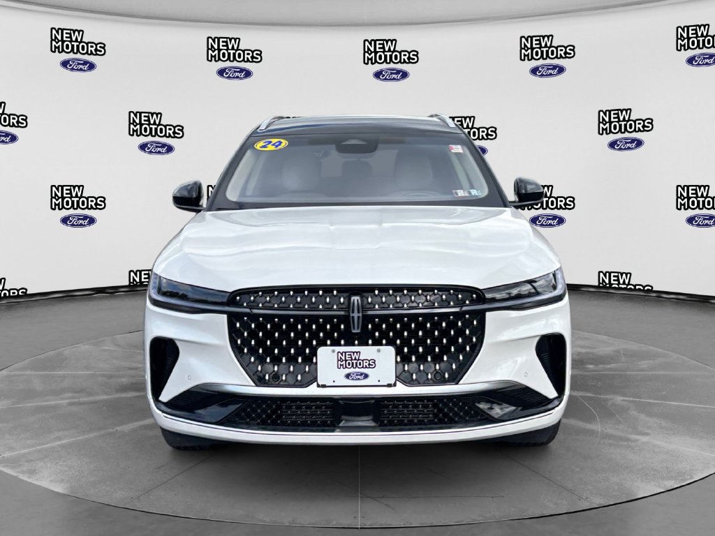 Used 2024 Lincoln Nautilus Reserve AWD/4WD image 9