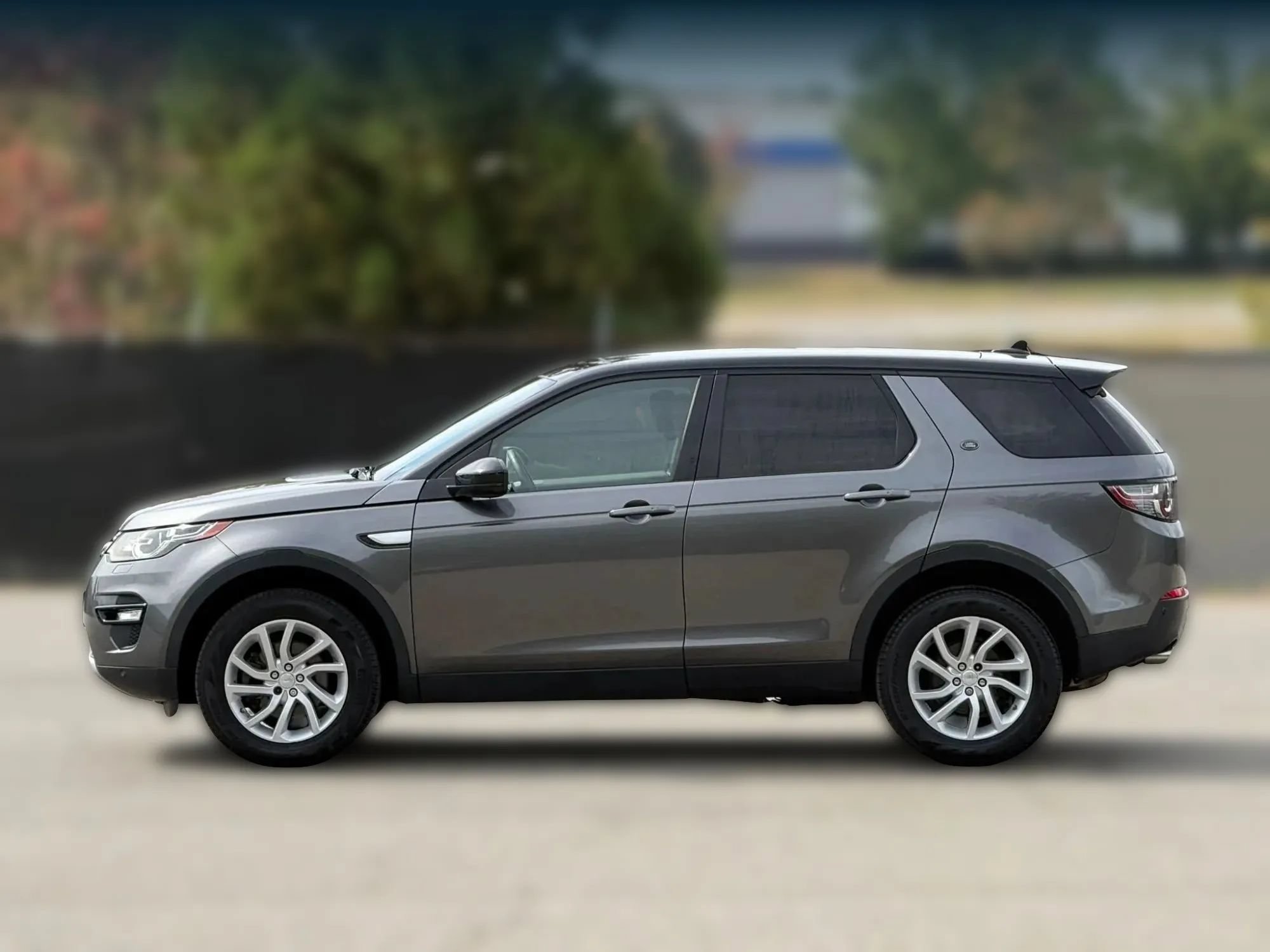 Used 2016 Land Rover Discovery Sport HSE AWD/4WD image 8