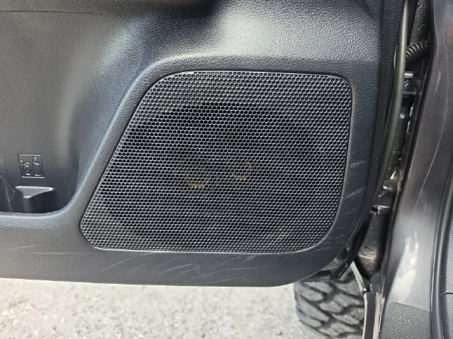 Used 2020 Toyota Tacoma TRD Sport AWD/4WD image 15