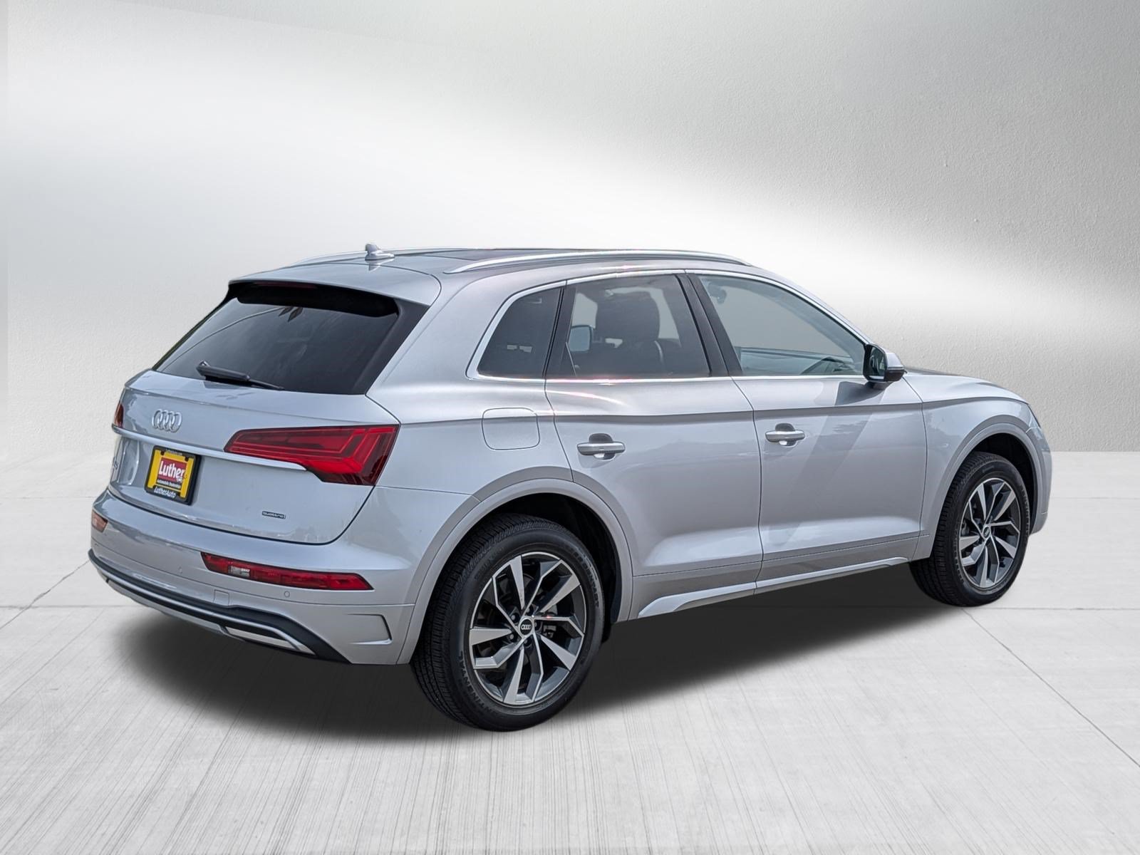 Used 2021 Audi Q5 2.0T Premium Plus w/ Premium Plus Package AWD/4WD image 7