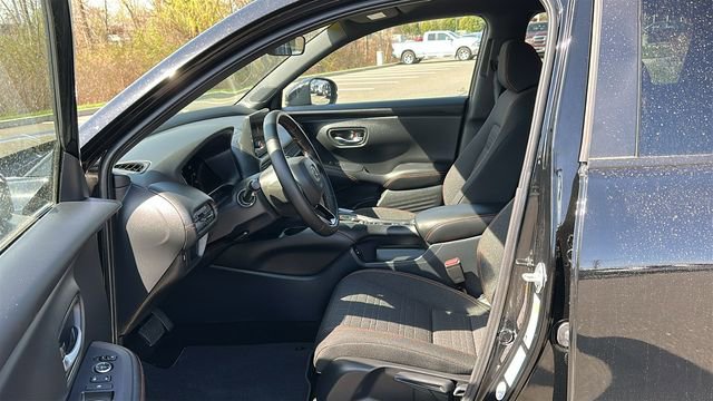 Used 2025 Honda HR-V Sport image 9