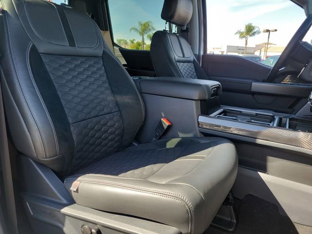 New 2026 Ford F250 Lariat w/ Black Appearance Package image 15