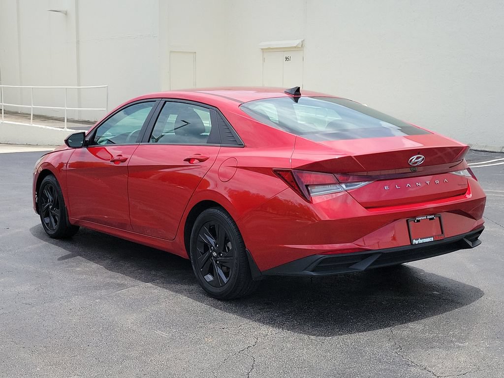 Used 2023 Hyundai Elantra SEL FWD image 8