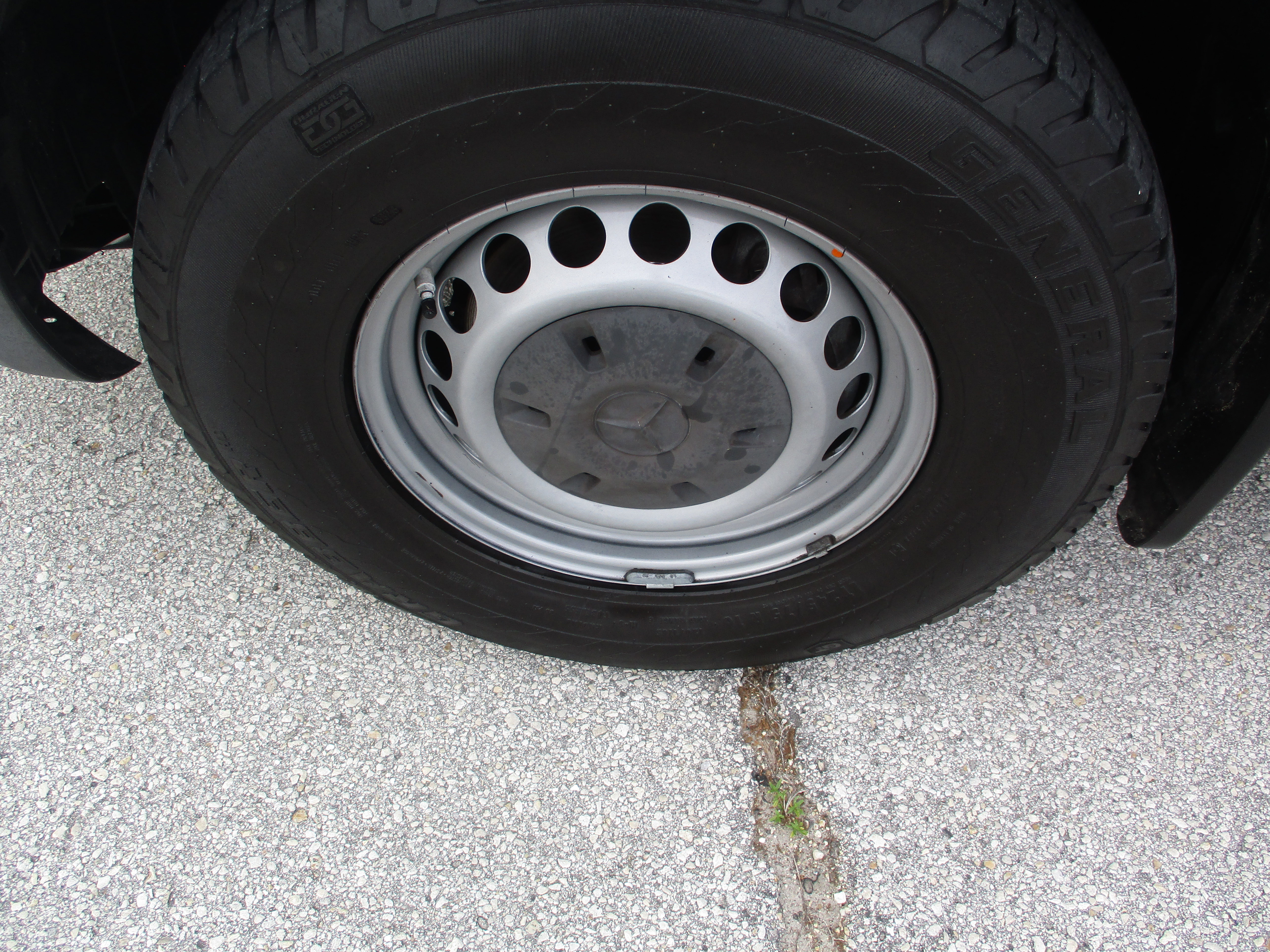 Used 2021 Mercedes-Benz Sprinter 144 Cargo w/ Driver Convenience Package image 9