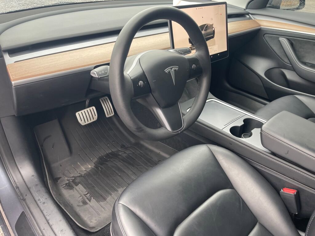 Used 2023 Tesla Model 3 Performance image 5