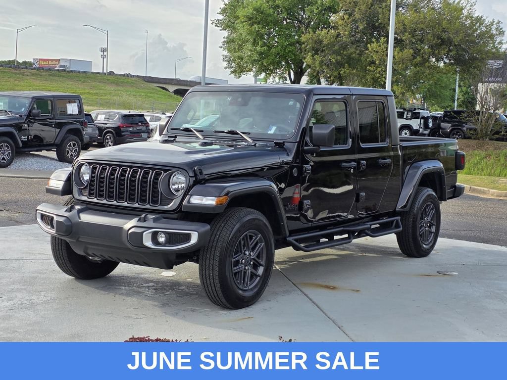 Used 2024 Jeep Gladiator Sport AWD/4WD image 7