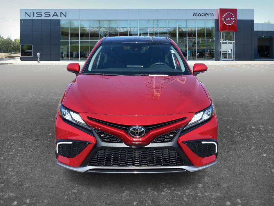 Used 2024 Toyota Camry XSE FWD image 2