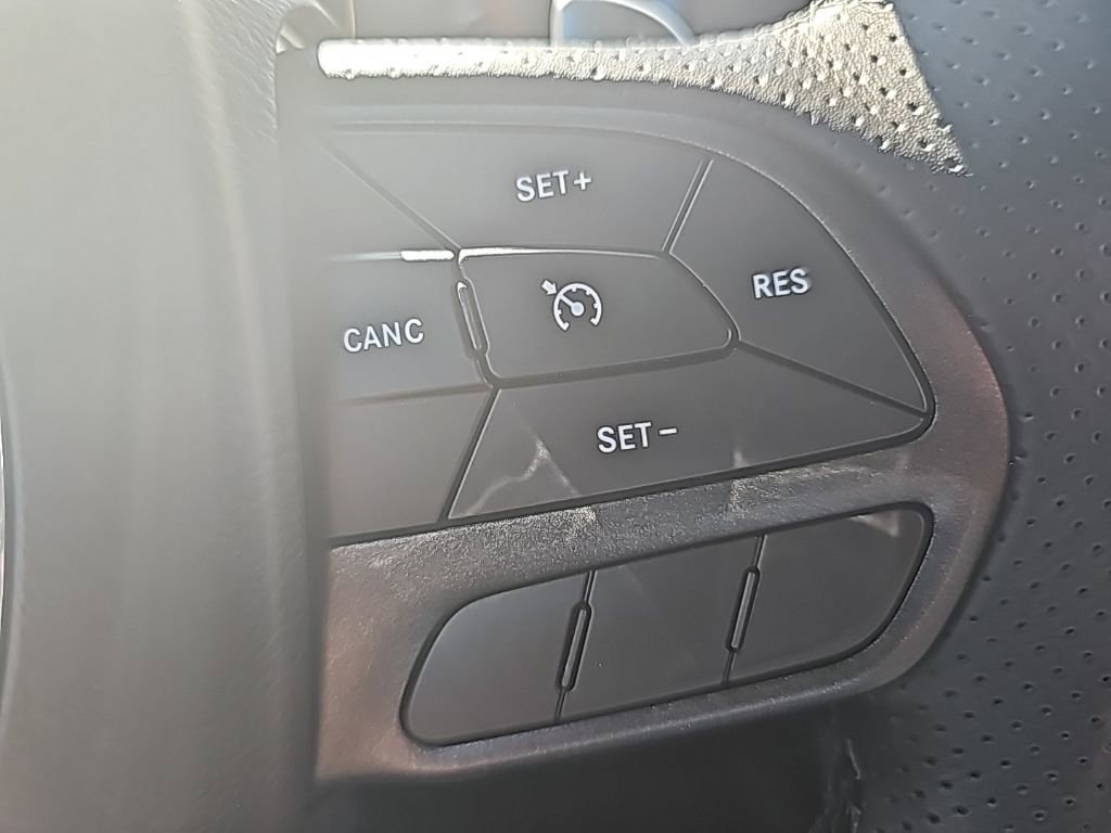 Certified 2025 Dodge Durango R/T w/ Trailer Tow Group IV image 33