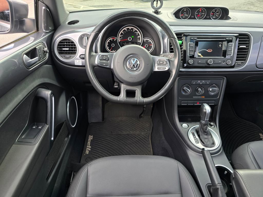 Used 2015 Volkswagen Beetle TDI image 31