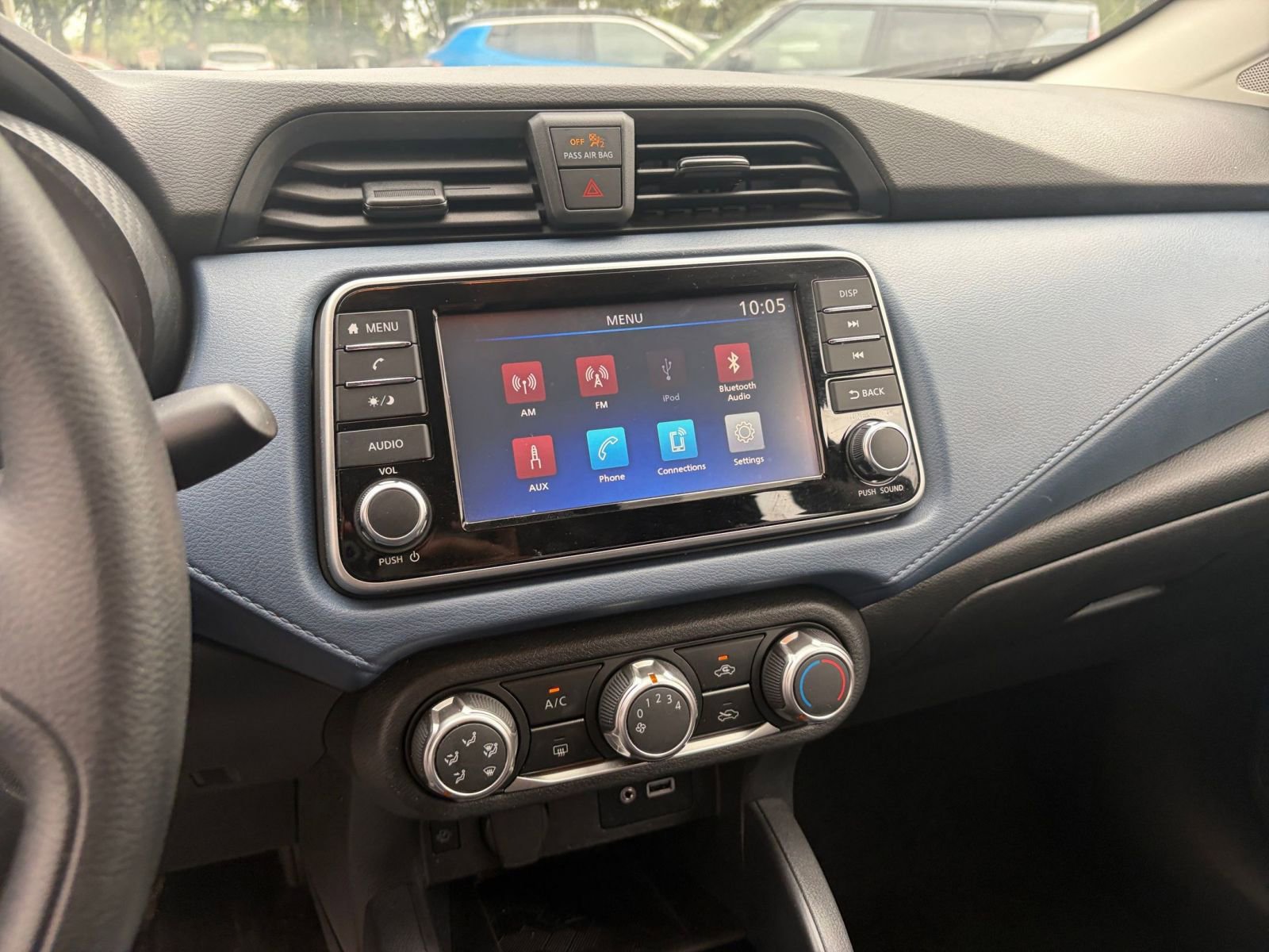 Used 2025 Nissan Versa SV FWD image 21