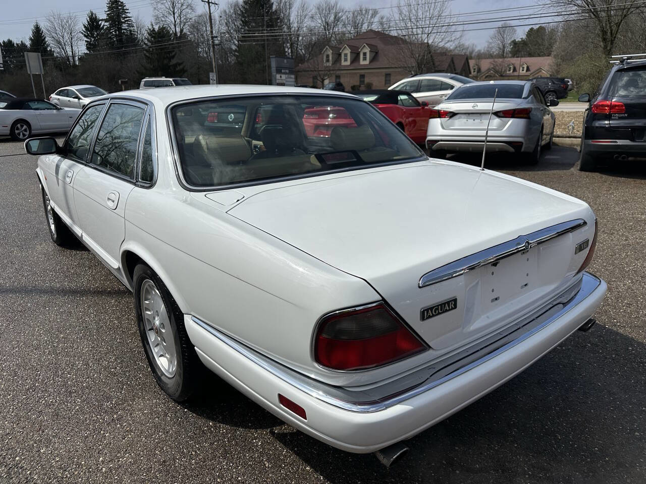Used 1997 Jaguar XJ6 image 4