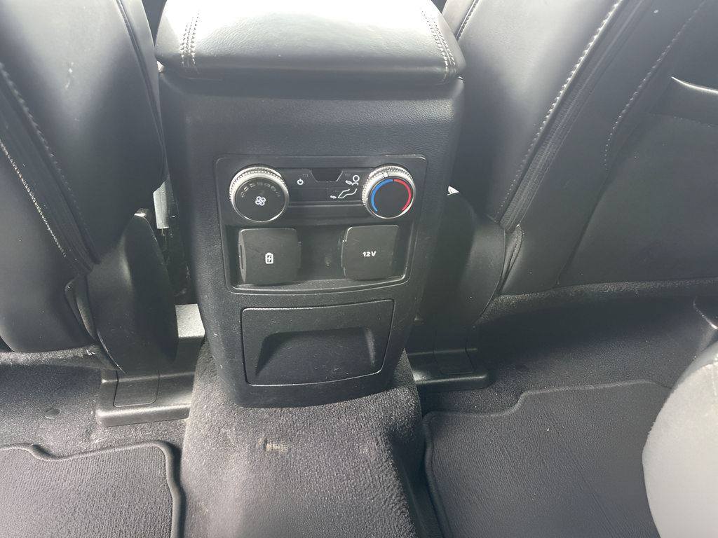 Used 2022 Ford Explorer XLT w/ Equipment Group 202A RWD image 27