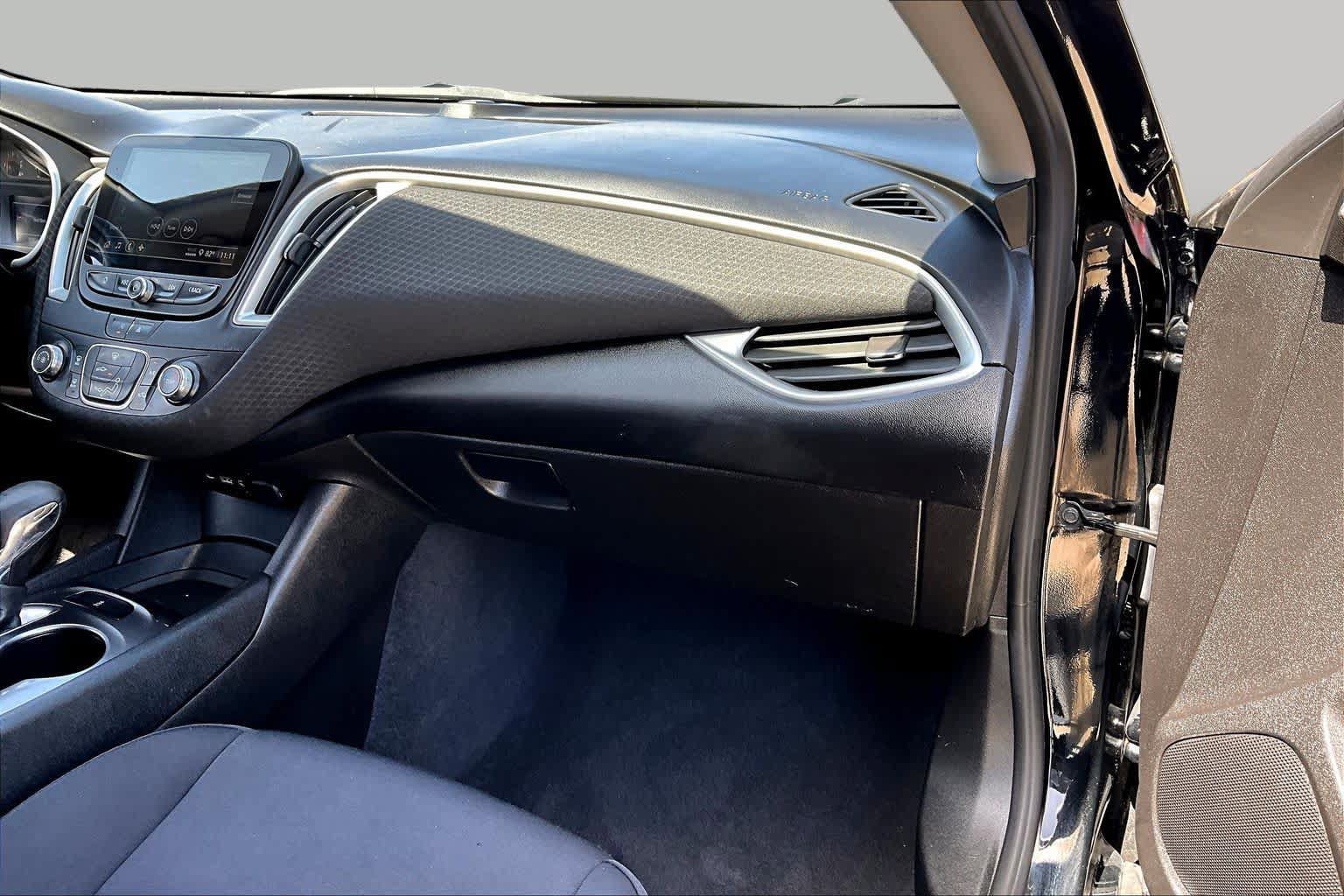 Used 2022 Chevrolet Malibu LS FWD image 19