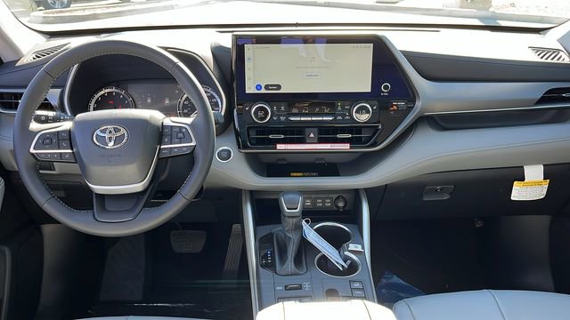 New 2026 Toyota Highlander XLE image 4