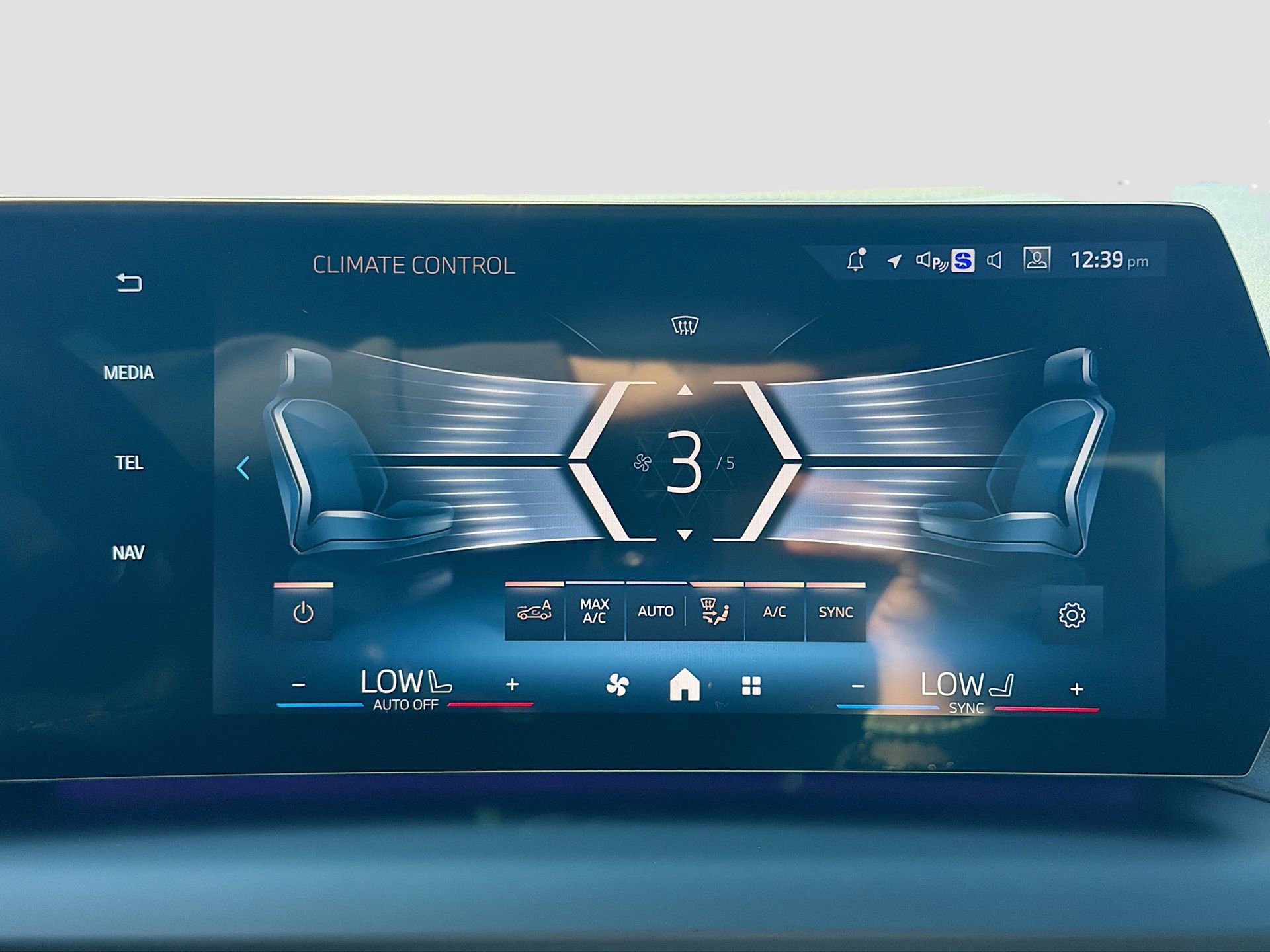 Used 2026 BMW 228i w/ Technology Package image 35