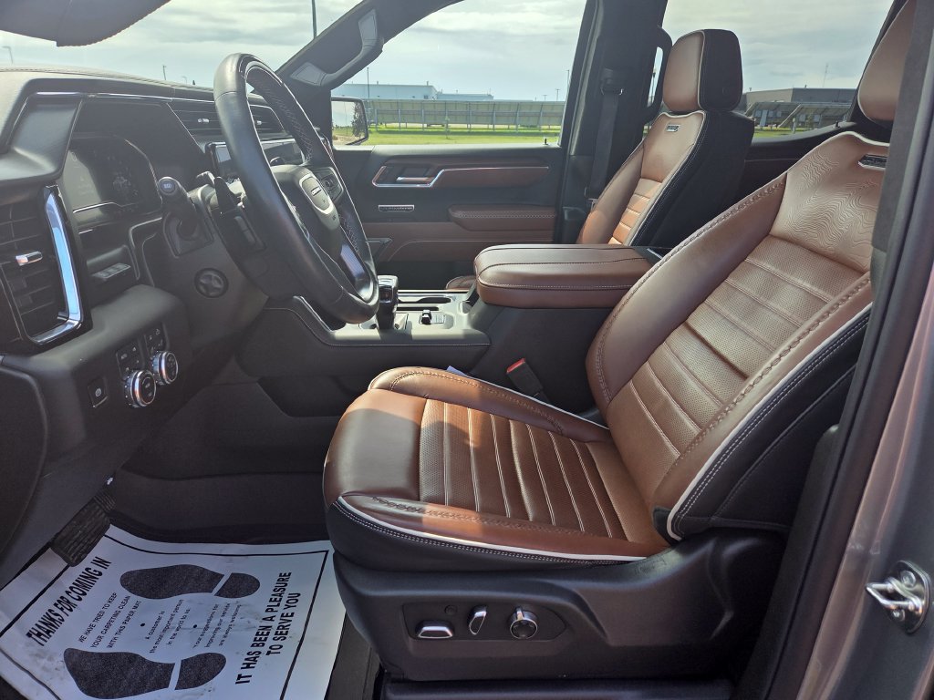 Used 2025 GMC Sierra 1500 Denali Ultimate AWD/4WD image 8
