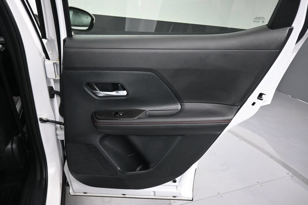 Used 2025 Nissan Kicks SR FWD image 33