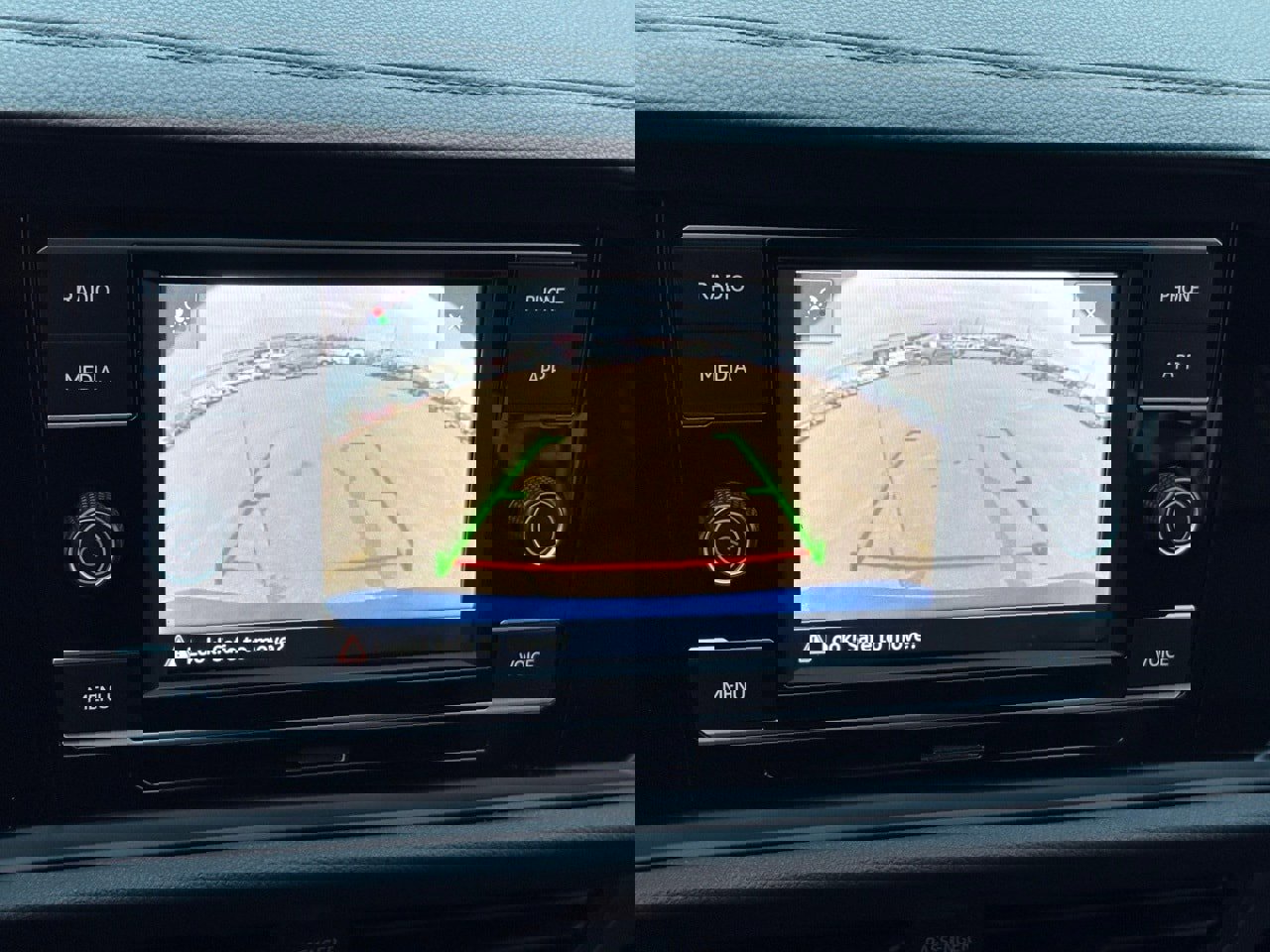 Used 2024 Volkswagen Jetta SE image 24