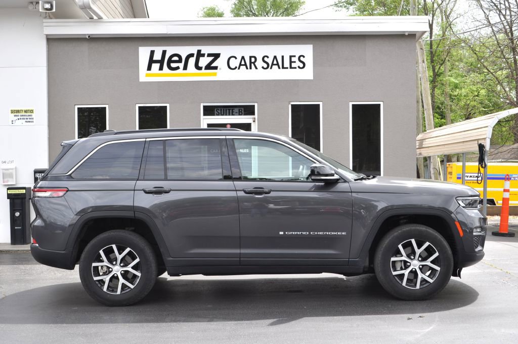 Used 2024 Jeep Grand Cherokee Limited image 24