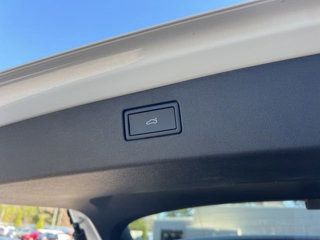 Certified 2025 Volkswagen Tiguan SE image 30