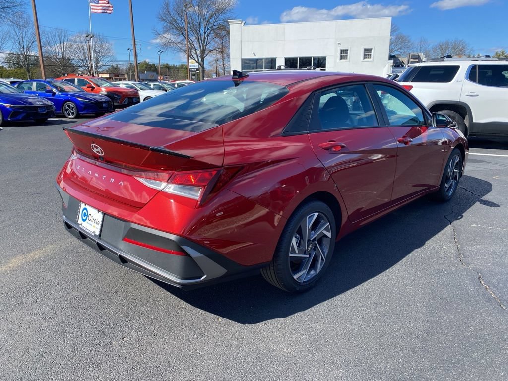 New 2025 Hyundai Elantra Sport w/ Cargo Package FWD image 4