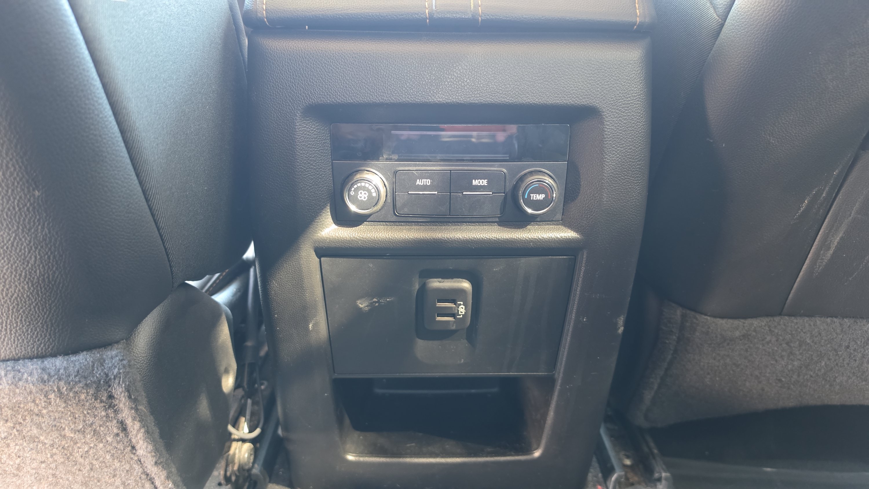 Used 2019 Chevrolet Traverse LT FWD image 19
