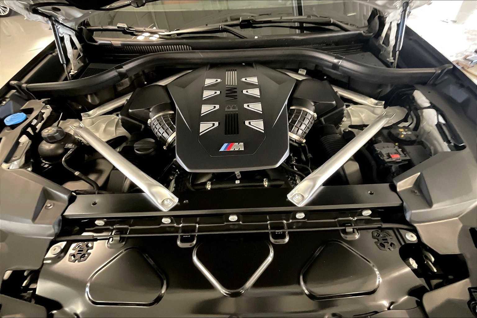 New 2026 BMW X6 M60i image 16