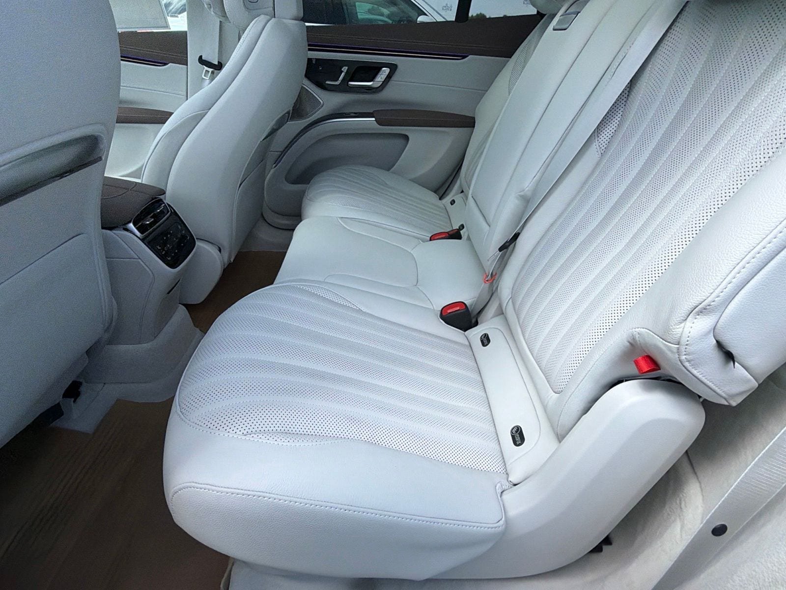 New 2027 Mercedes-Benz EQS 400 4MATIC SUV image 28