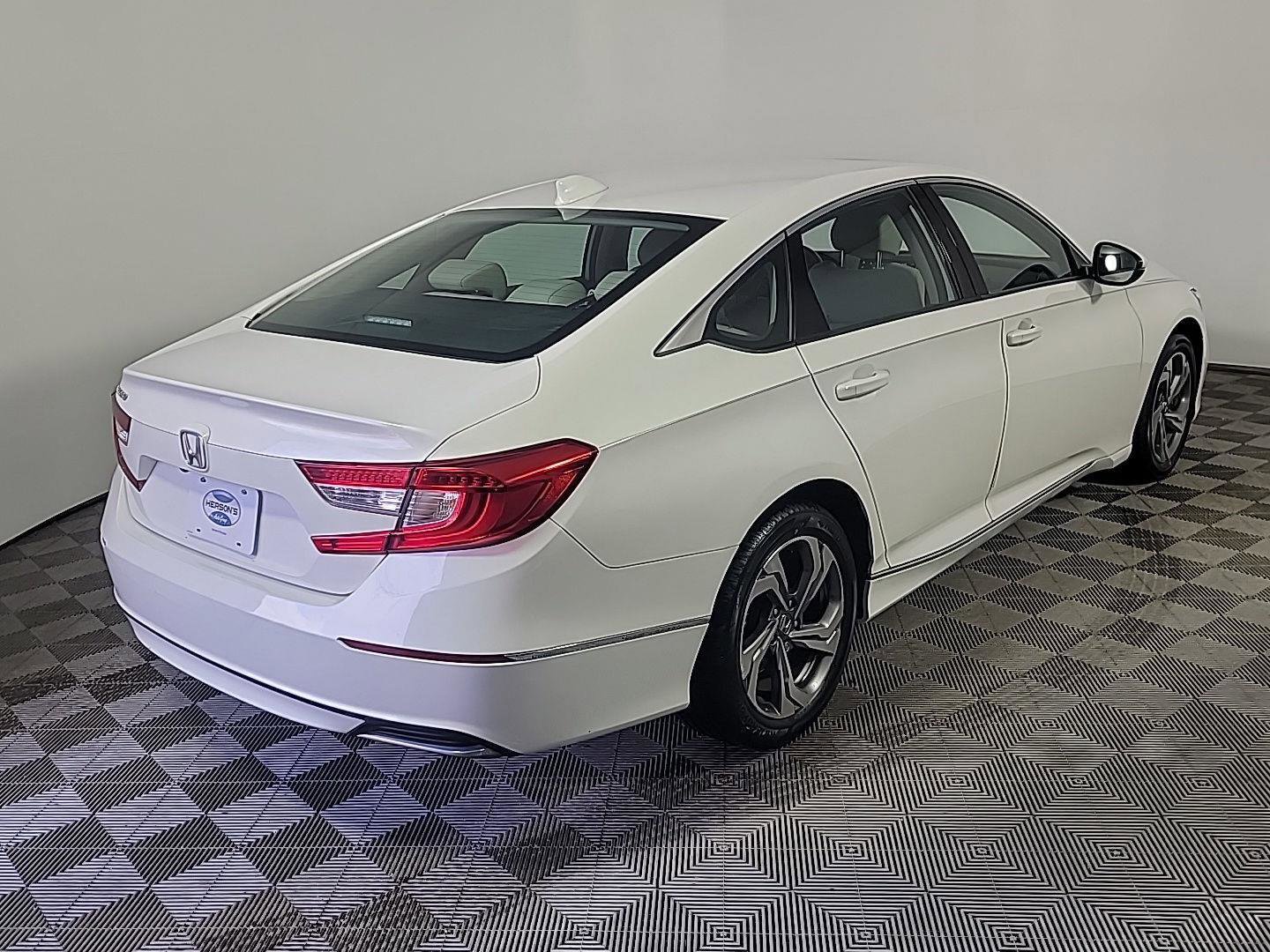 Certified 2018 Honda Accord EX-L image 4