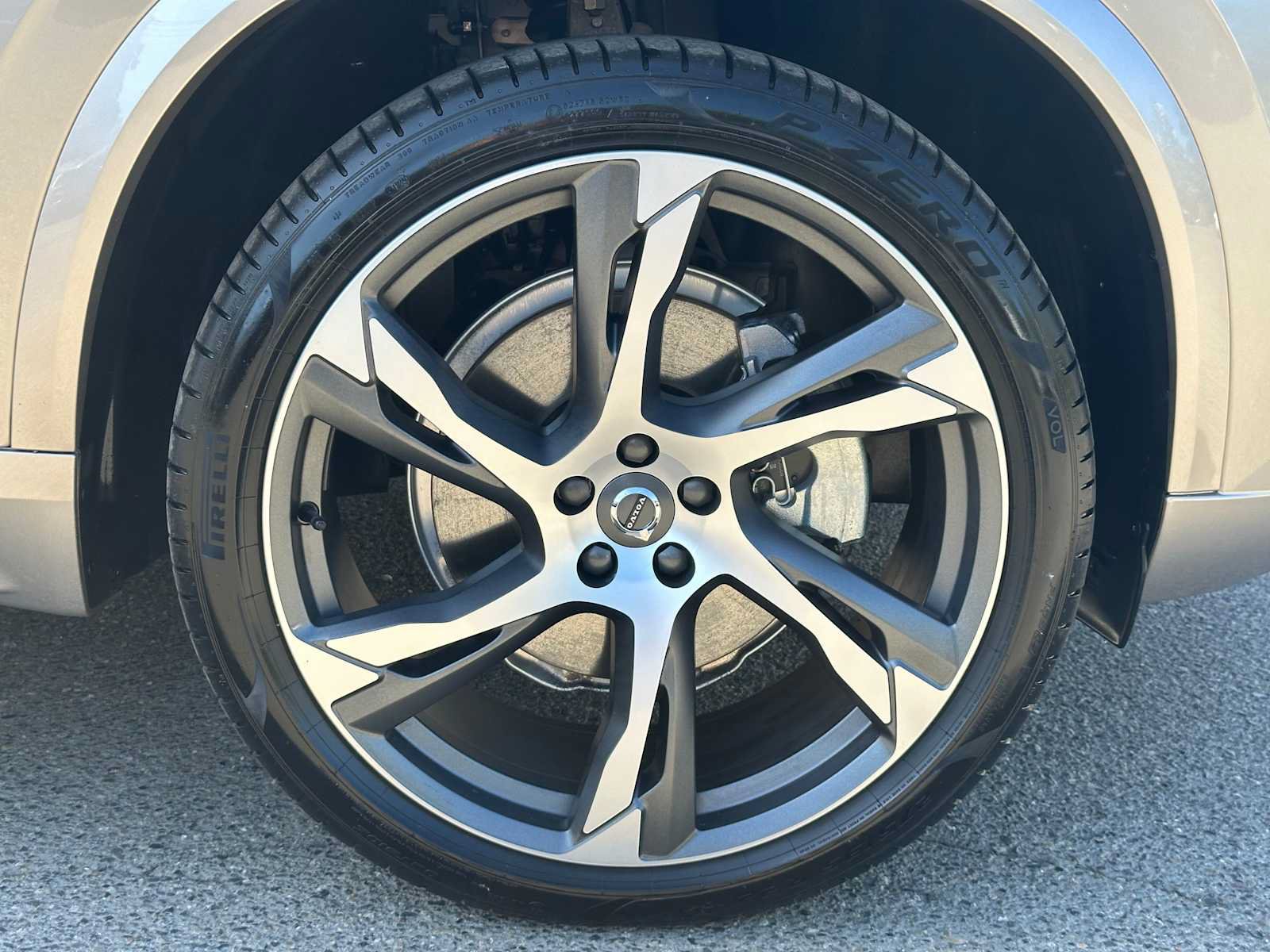 Used 2026 Volvo XC90 B6 Core w/ Protection Package Premier AWD/4WD image 9
