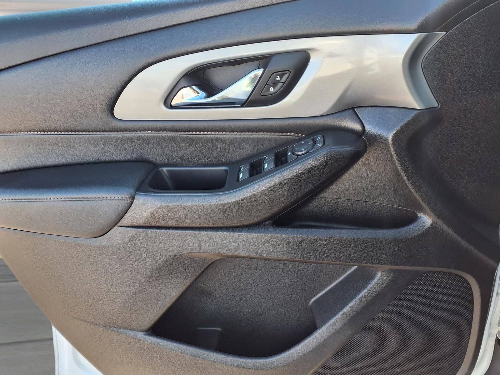 Used 2021 Chevrolet Traverse LS AWD/4WD image 19